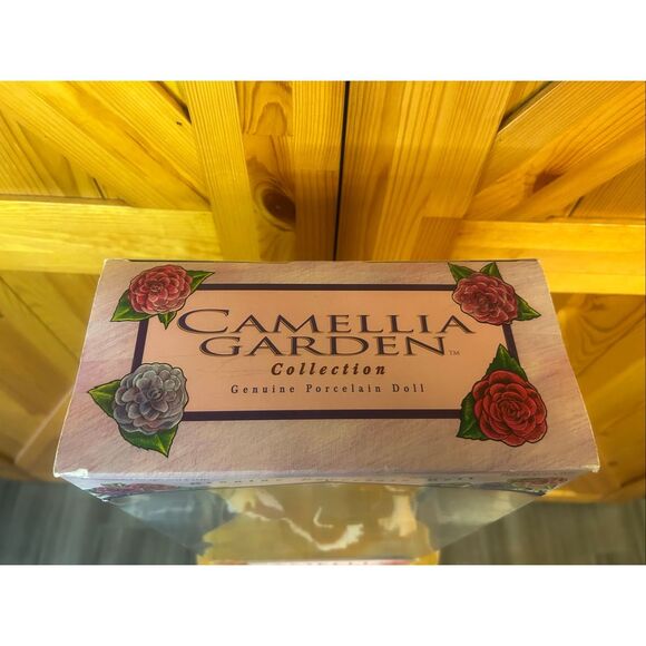 CAMELLIA GARDEN COLLECTION PORCELAIN DOLL 1997 LIMITED COLLECTOR'S EDITION (5746 - Picture 10 of 11